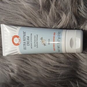First Aid Beauty Ultra Repair Cream
